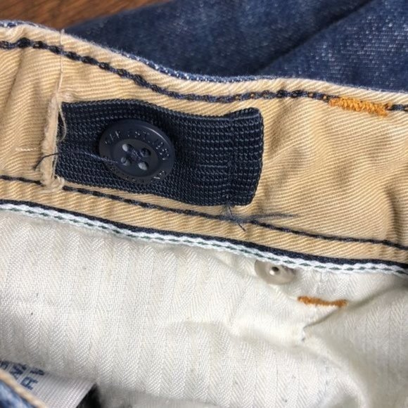 GAP Boy's Loose Fit Jeans with Adjustable Waist - Size 10 Slim - Picture 4 of 8